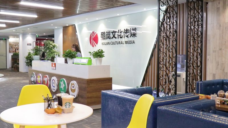 选择加盟品牌时，首先要考察其实力与资质。一个有实力的加盟品牌，通常具备以下条件：