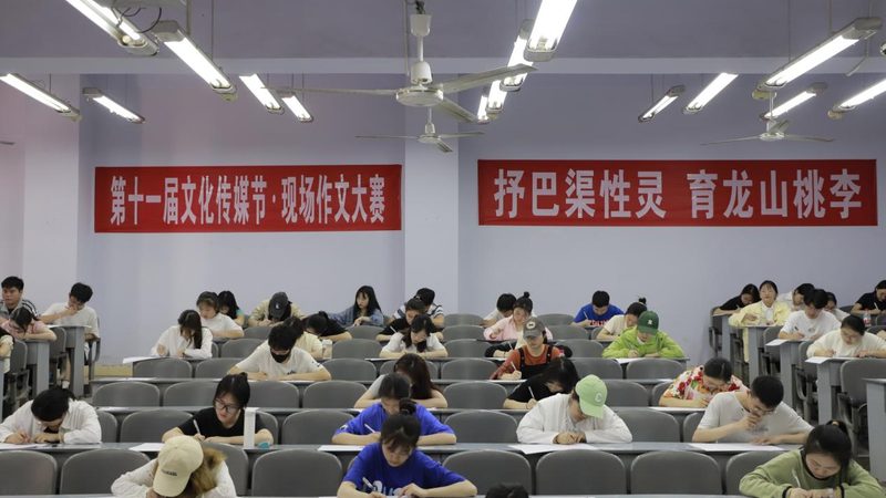影视场景搭建：揭秘影视制作中的必备设备